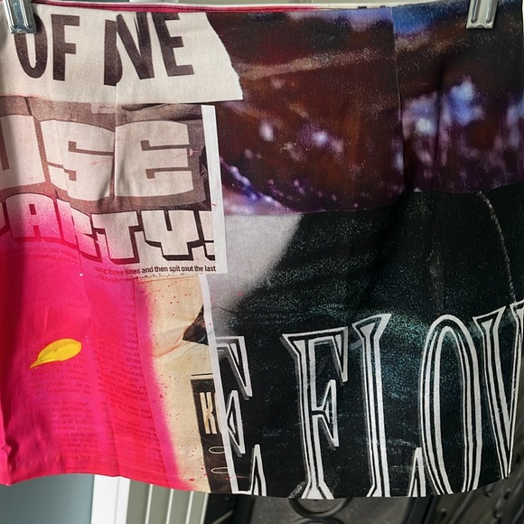 Desigual Slim Newspaper Mini Skirt - Picture 11 of 16